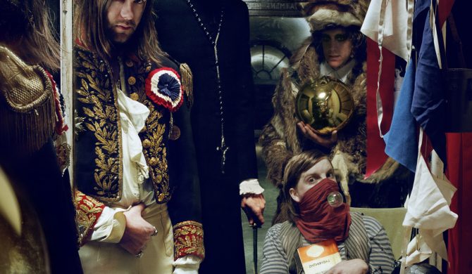 KASABIAN – „West Ryder Pauper Lunatic Asylum”