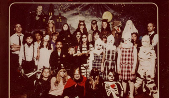 Dead Man’s Bones – „Dead Man’s Bones”