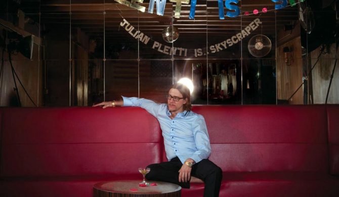 Julian Plenti – „Julian Plenti Is… Skyscraper”