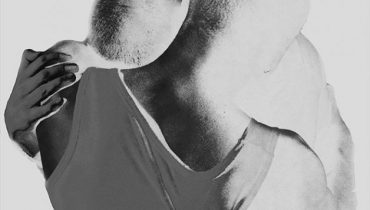 Young Fathers – „Dead”