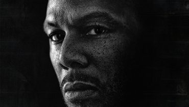Common – „Nobody`s Smiling”