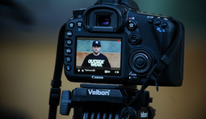 Pezet, Małolat i Małpa na planie klipu do „Nagapiłem się” (Foto: Outsidewar & P. Tarasewicz)