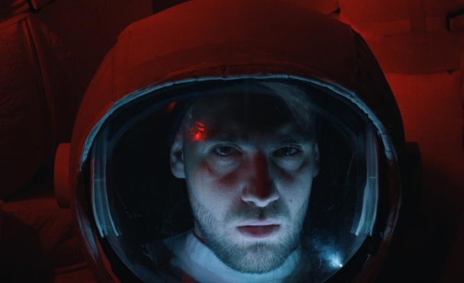 Polska Stacja Kosmiczna L.E.M. oraz brak grawitacji w nowym teledysku Igorilli