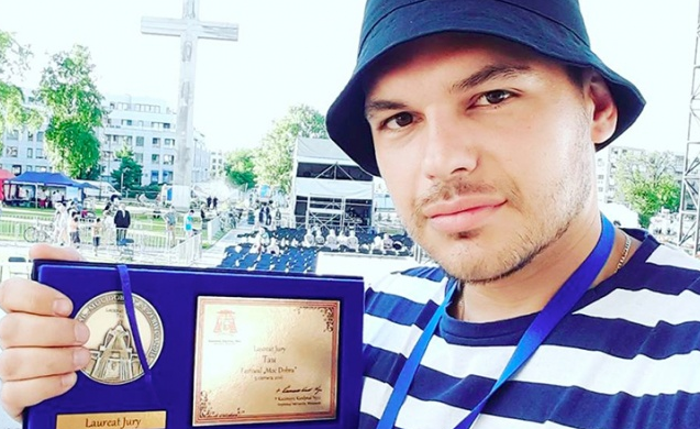 Tau: marzę o numerze z Nasem