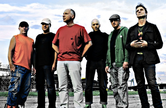 Dziś premiera biografii Elektrycznych Gitar