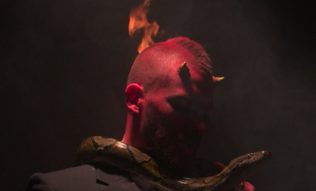 Quebonafide i Wac Toja w klipie do „Ascety”