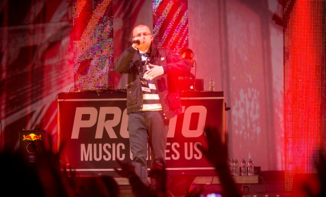 KęKę: „Jestem tylko raperem. Sam szamoczę się z życiem”