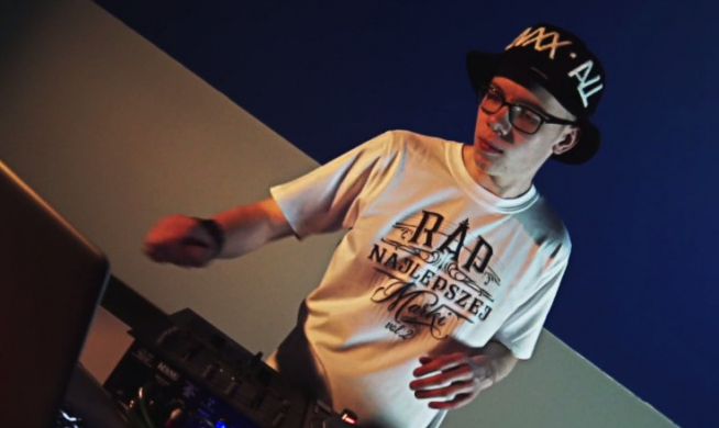 Step Records udostępnia wideo promomix najnowszej składanki