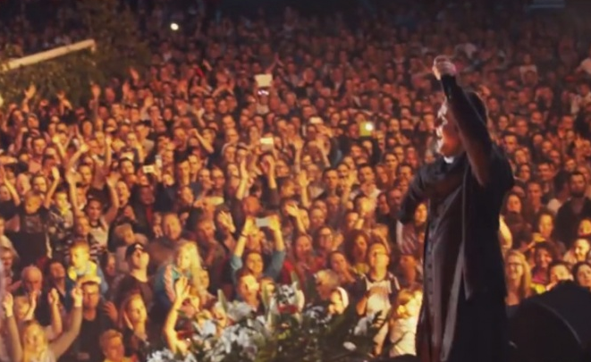 Ks. Jakub Bartczak z chórem gospel Deus Meus (wideo)