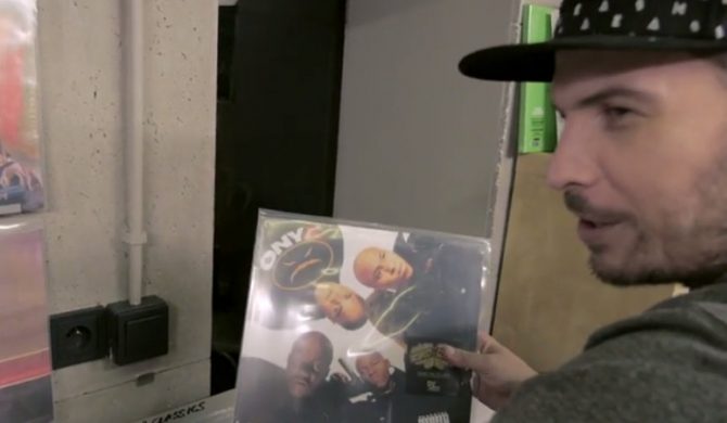 O.S.T.R. buszuje w sklepie Asfaltu i wybiera hiphopowe klasyki