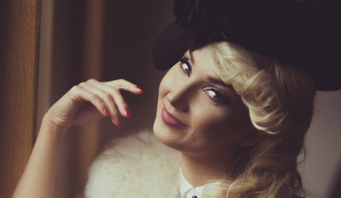 „Wolę być” – nowy teledysk Cleo