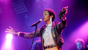 Ms. Lauryn Hill dołącza do Wyclefa Jeana na scenie w Londynie. Razem wykonali klasyki Fugees