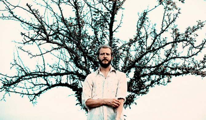 Bon Iver z premierowym utworem u Fallona