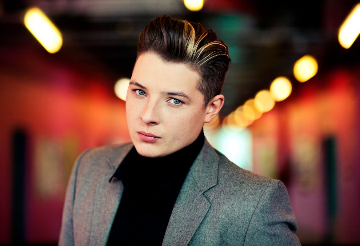 John Newman uspokaja fanów. „Wszystko ze mną w porządku”
