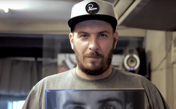 Ostry znów buszuje w Asfalt Shopie. „Ta płyta to arcydzieło”