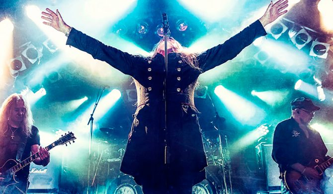 Saxon wznawia kolejne płyty