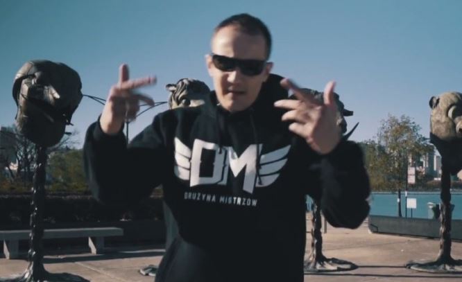 „Viva Polonia” – Juras i Pih w nowym klipie Bosskiego Romana