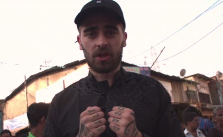 Quebonafide udostępnia dwa nowe klipy. W „Bollywood” gościnnie Czesław Mozil