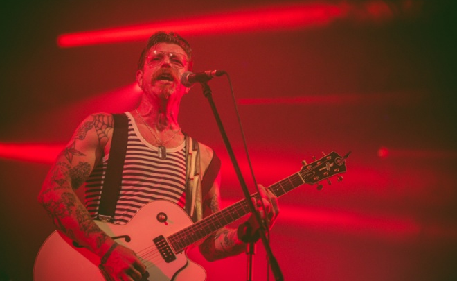 Francuzi wyrzucili Eagles Of Death Metal z dwóch festiwali