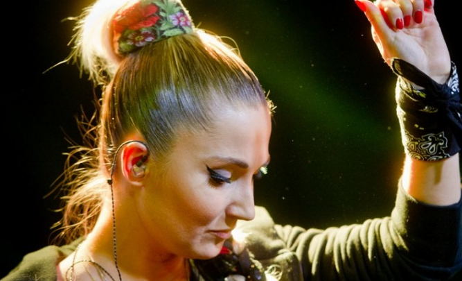 Cleo pokazała okładkę płyty