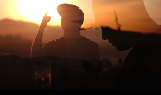 Deys szykuje się do legalnego debiutu. Zobacz nowy klip