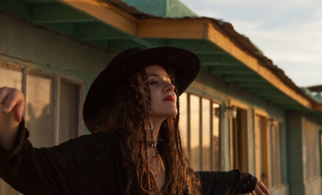 Kasia Lins: „Język polski rozszerzył obszar, w którym chcę się teraz poruszać”