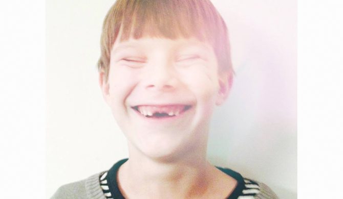 Fisz Emade Tworzywo – „Drony”