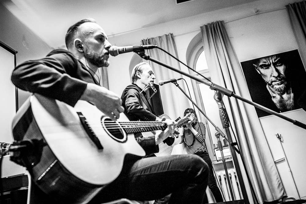 Me And That Man na żywo w BBC