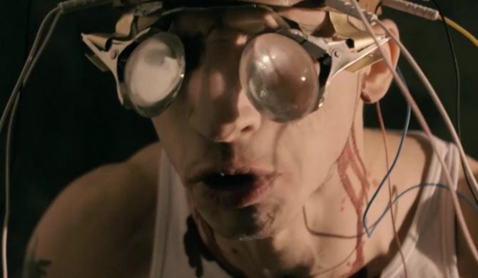 AK-47 z nowym klipem