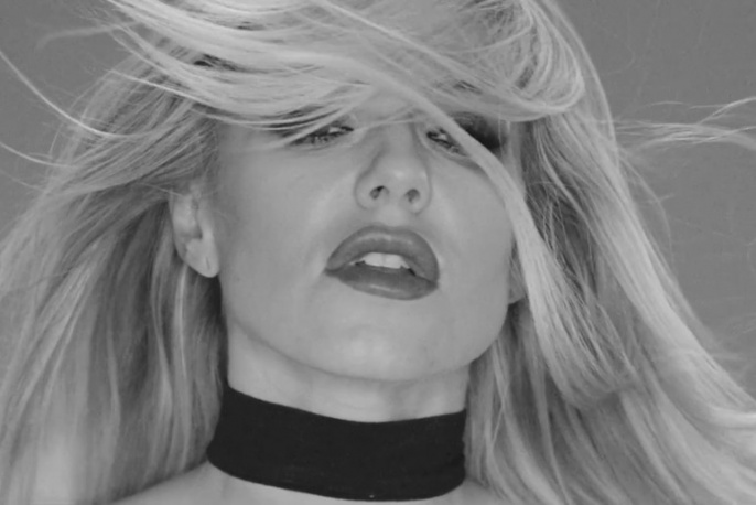 Virgin z klipem do „Kopiuj-wklej”