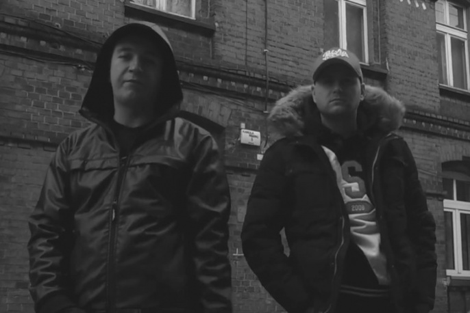 Jano z Polskiej Wersji w nowym klipie Zbuka