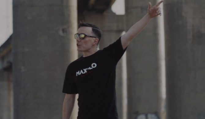 Rahim prezentuje „Ślepców”. Dochód z wyświetleń zasili cele charytatywne