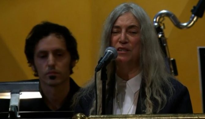Patti Smith zapomniała tekstu Boba Dylana podczas występu na bankiecie noblowskim (wideo)