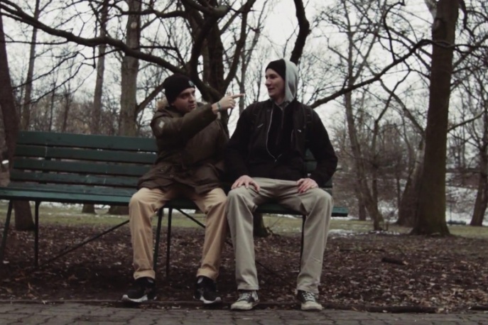 Kuba Knap i Bonny Larmes prezentują „Idzie bejłocz” (wideo)