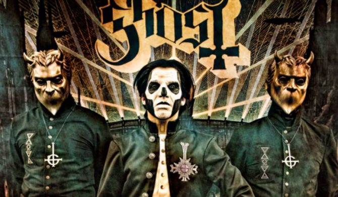 Wokalista Ghost spadł ze sceny podczas koncertu