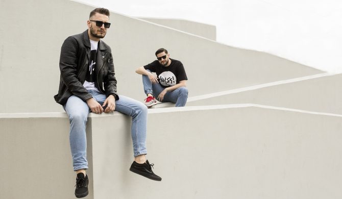 Dwa Sławy: „Wydajemy się sami. Winien tak robić każdy”