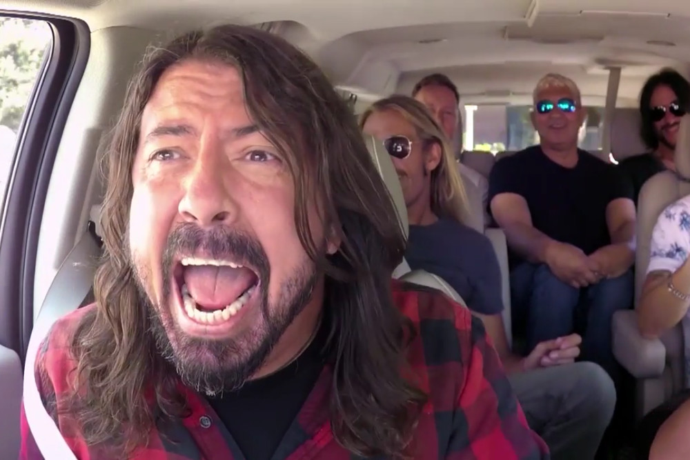 Foo Fighters w Carpool Karaoke Jamesa Cordena
