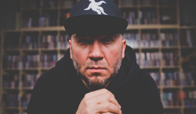 Vienio o młodych raperach „Kiedyś było sex, drugs & rock’n’roll, dziś mamy superauta, supersneakersy i bling bling”