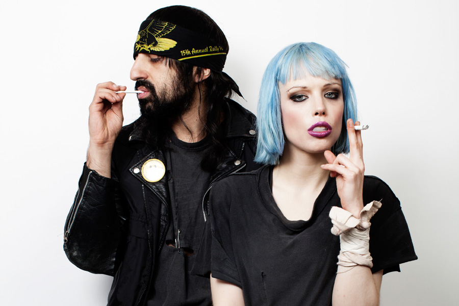 Ethan Kath z Crystal Castles molestował więcej kobiet?