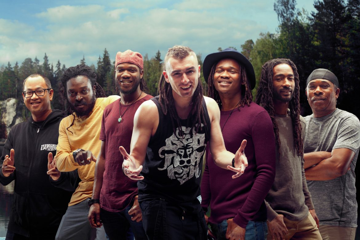 Kamil Bednarek nagrał z grupą nominowaną do Grammy