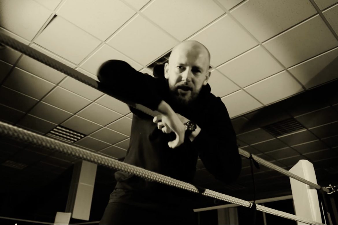 Sampler Orchestra, Ras i „Król z odciętą głową”