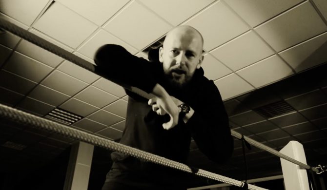 Sampler Orchestra, Ras i „Król z odciętą głową”