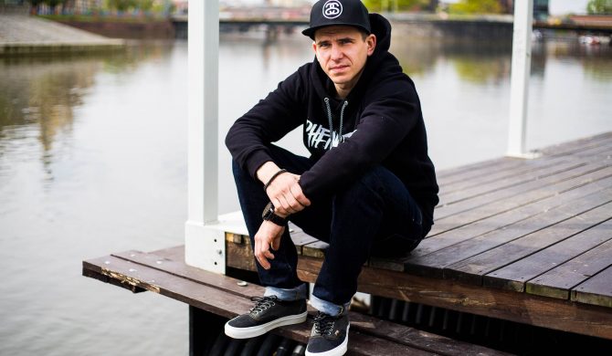 W.E.N.A. ponownie łączy siły z Quizem. Nowy singiel zapowiada kontynuację „Monochromów”?