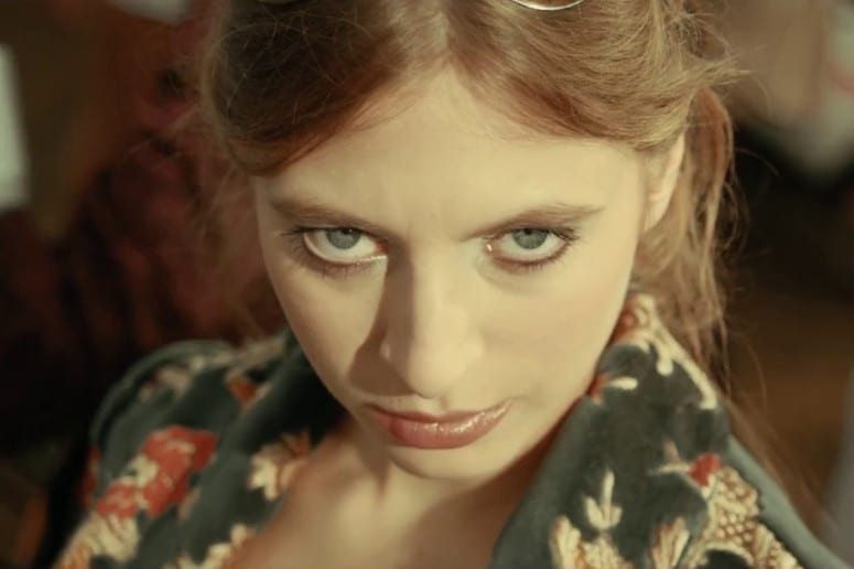 neena z singlem „The Game” (wideo)