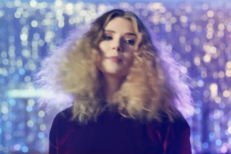 Gabi Drzewiecka w nowym klipie Natalii Moskal