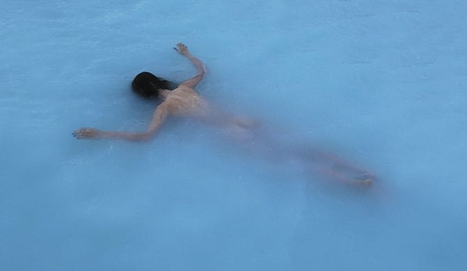 Pola Rise – „Anywhere But Here”