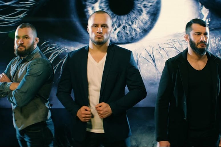 Popularny wokalista chce do KSW…