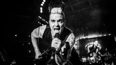 Robbie Williams od lat zmaga się z chorobą, która utrudnia mu koncertowanie. Teraz zdradził, co to za schorzenie