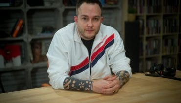 Mes najpierw nawija, że „fala hejtu po nim spływa”, a potem kłóci się ze słuchaczami Tedego