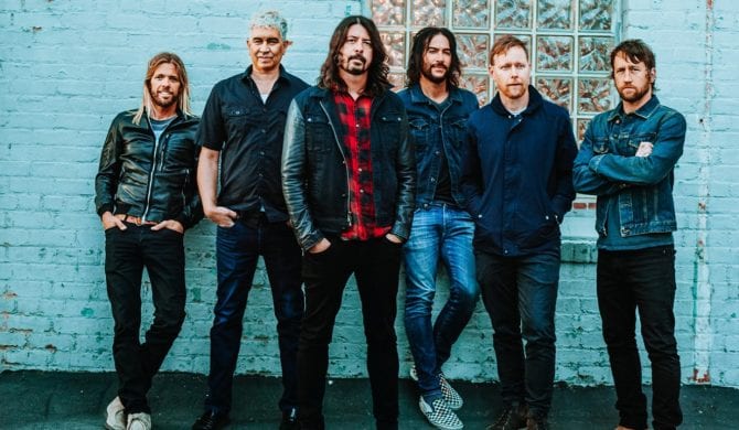 Foo Fighters łączą Johna Lennona z Van Halen (wideo)